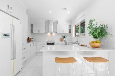 Unit For Sale - VIC - Somerville - 3912 - Contemporary Living in a Private Gated Community  (Image 2)