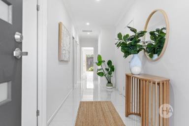 Unit For Sale - VIC - Somerville - 3912 - Contemporary Living in a Private Gated Community  (Image 2)