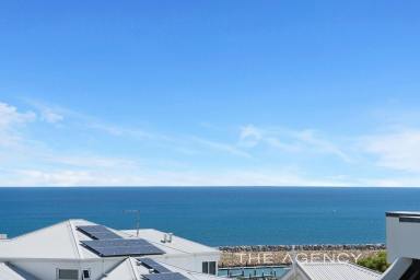 House For Sale - WA - Ocean Reef - 6027 - RELAXED COASTAL LIVING  (Image 2)