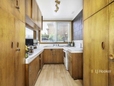 Unit For Sale - TAS - Devonport - 7310 - Gunn Townhouse 5.5% Yield  (Image 2)