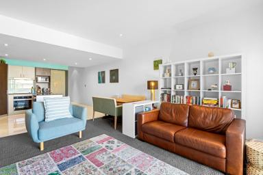 Unit For Sale - WA - Subiaco - 6008 - Contemporary 2-Bedroom Apartment (Image 2)