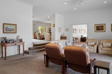 House For Sale - NSW - Mudgee - 2850 - PRESTIGE LIVING WITH PANORAMIC MUDGEE VIEWS (Image 2)