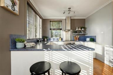 House For Sale - TAS - Riverside - 7250 - Welcome Home!  (Image 2)