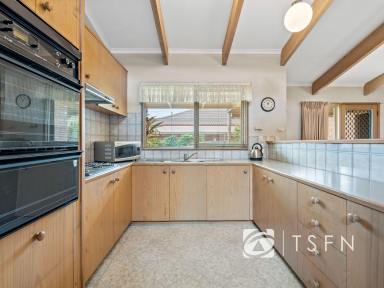 House For Sale - VIC - East Bendigo - 3550 - Timeless 1990s Architectural Excellence in a Premier Bendigo Locale (Image 2)