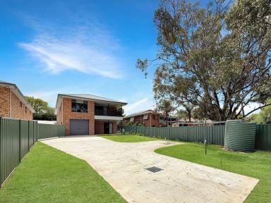 House For Sale - NSW - Young - 2594 - Modern Family Living in a Prime Southside Location  (Image 2)