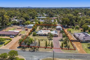 House For Sale - WA - Maida Vale - 6057 - Family Living with Endless Possibilities (Image 2)