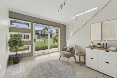 Unit For Sale - VIC - Apollo Bay - 3233 - EASY STREETS - CONVENIENT TOWNHOUSE (Image 2)