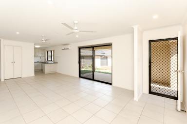 Unit For Sale - QLD - Avoca - 4670 - Lowset brick in complex of 6! (Image 2)