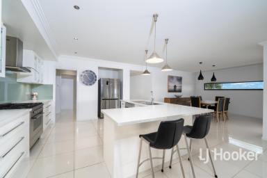 House For Sale - NSW - Inverell - 2360 - Luxury Living with Panoramic Views Over Inverell  (Image 2)
