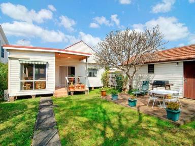 House For Lease - NSW - North Ryde - 2113 - Beautiful spacious 3 bed room house in a quiet and convenient street (Image 2)