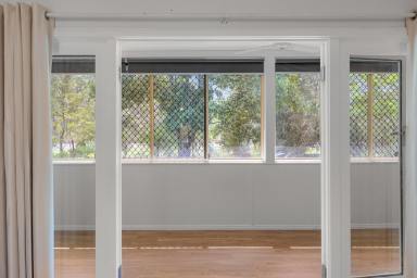 House For Sale - QLD - Burua - 4680 - YOUR COUNTRY ESCAPE MINUTES FROM TOWN!  (Image 2)