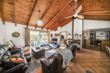 House For Sale - NSW - Batlow - 2730 - SNOWY MOUNTAINS RETREAT!  (Image 2)