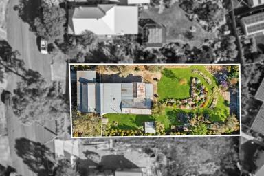 House For Sale - VIC - Bendigo - 3550 - “Surrey” 1880’s miners cottage with enormous potential.  (Image 2)