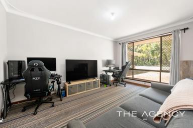 House For Sale - WA - Rockingham - 6168 - Big Land, Real Potential (Image 2)