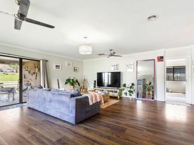 House For Sale - VIC - Eastwood - 3875 - MODERN FAMILY LIVING IN THE HEART OF EASTWOOD  (Image 2)