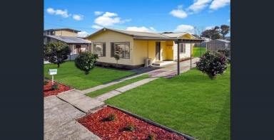 House Leased - VIC - Hamilton - 3300 - *Under Application* Freshly Renovated, Prime Location (Image 2)