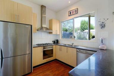 Townhouse For Lease - VIC - Parkdale - 3195 - WELL PRESENTED | FRESHLY PAINTED | GREAT LOCATION (Image 2)