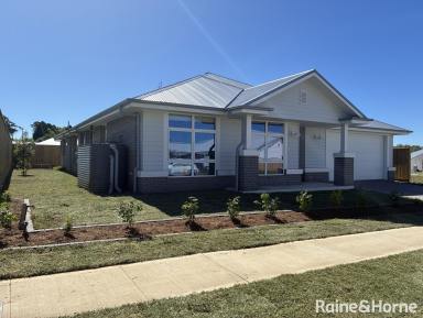 House For Lease - NSW - Moss Vale - 2577 - McDonald Jones 4 x Bedroom Executive home in the new Ashbourne Estate  (Image 2)
