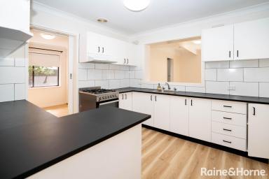 House For Lease - NSW - Wagga Wagga - 2650 - SPACIOUS & UPDATED FAMILY HOME IN PRIME CENTRAL LOCATION (Image 2)