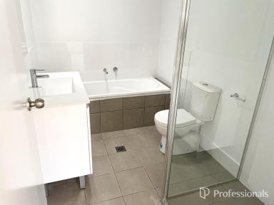 House Leased - NSW - Hillvue - 2340 - 2 Bedroom modern duplex HILLVUE  (Image 2)