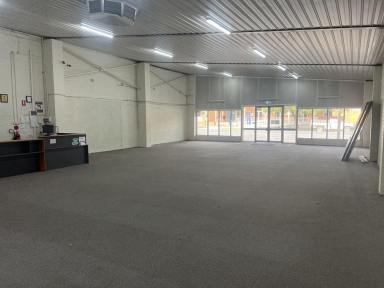 House For Lease - NSW - Moree - 2400 - Great Frontage - Main Street Tenancy (Image 2)