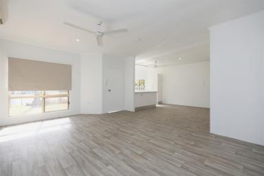 House For Lease - QLD - Bentley Park - 4869 - 3 Bedroom Air Conditioned Home - Fully Fenced (Image 2)