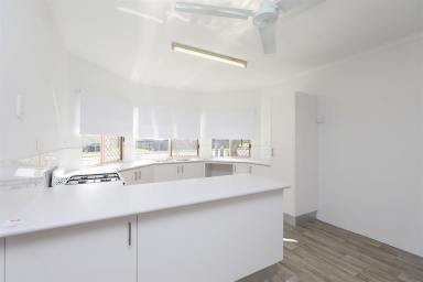 House For Lease - QLD - Bentley Park - 4869 - 3 Bedroom Air Conditioned Home - Fully Fenced (Image 2)