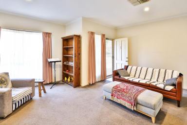 Unit For Sale - VIC - Mildura - 3500 - NEAT, CENTRAL TOWNHOUSE WITH STRONG INVESTMENT APPEAL (Image 2)