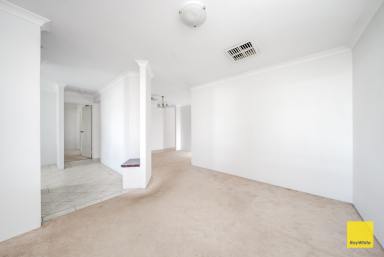 House For Lease - WA - Mount Pleasant - 6153 - LARGE FAMILY HOME WITH STUDY!  (Image 2)