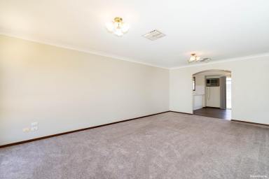 Unit Leased - NSW - Wagga Wagga - 2650 - LOW MAINTENANCE, CENTRAL CONVENIENCE (Image 2)