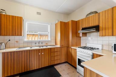 House For Sale - NSW - Crookwell - 2583 - Easy Low Maintenance Living (Image 2)