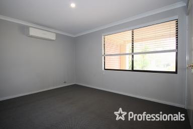 House For Lease - WA - Pelican Point - 6230 - Elegant Double-Storey Home in Prestigious Pelican Point! (Image 2)