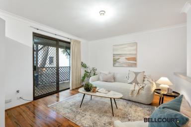 Townhouse For Sale - WA - Como - 6152 - LOCK & LEAVE LIFESTYLE (Image 2)