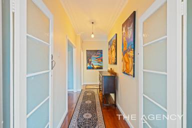 House For Sale - WA - Cloverdale - 6105 - Contemporary Character and Comfort!  (Image 2)