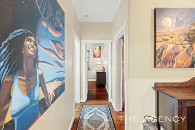 House For Sale - WA - Cloverdale - 6105 - Contemporary Character and Comfort!  (Image 2)