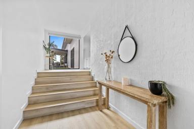 House For Sale - NSW - Mudgee - 2850 - ELEGANT DESIGN, EXCEPTIONAL LIVING (Image 2)