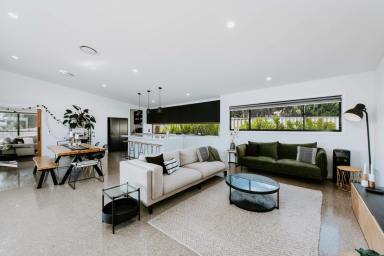 House For Sale - NSW - Mudgee - 2850 - ELEGANT DESIGN, EXCEPTIONAL LIVING (Image 2)