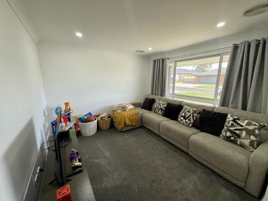 House For Lease - NSW - Wallerawang - 2845 - Modern 4 bedroom home (Image 2)