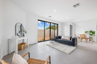 House For Sale - VIC - Mildura - 3500 - STRIKING DESIGN, BRAND NEW (Image 2)