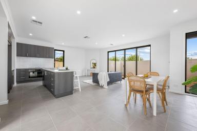House For Sale - VIC - Mildura - 3500 - STRIKING DESIGN, BRAND NEW (Image 2)