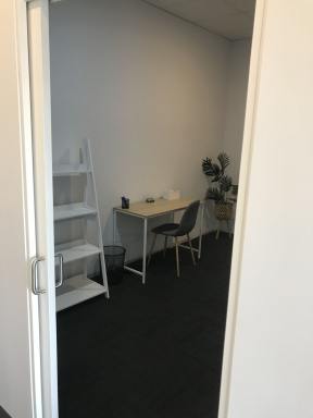 Medical/Consulting For Lease - VIC - Reservoir - 3073 - Prime Location Clinic Room for Rent in the Heart of Reservoir  (Image 2)