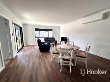 Duplex/Semi-detached For Lease - NSW - Inverell - 2360 - Furnished, Modern Duplex In Terry Drive (Image 2)
