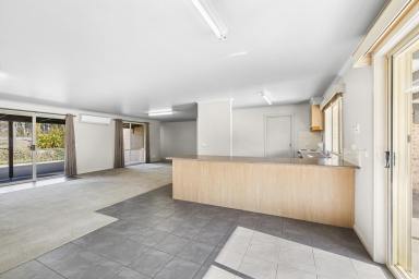 House For Sale - VIC - Clunes - 3370 - Stylish Family Retreat on Small Acreage  (Image 2)