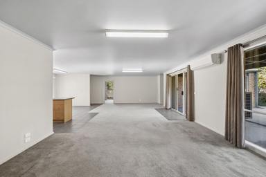 House For Sale - VIC - Clunes - 3370 - Stylish Family Retreat on Small Acreage  (Image 2)