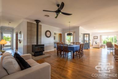 Mixed Farming For Sale - NSW - Glen Innes - 2370 - Top-Tier Small Farm with Modern 4-Bedroom Homestead (Image 2)