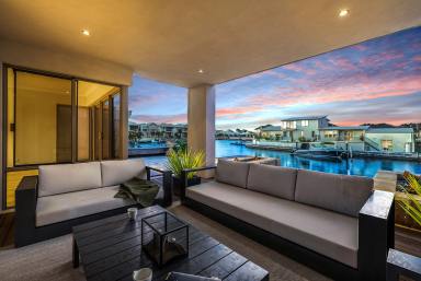 House Sold - WA - Dudley Park - 6210 - OUTSTANDING NORTH FACING CANAL HOME!! (Image 2)