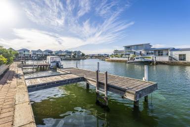 House For Sale - WA - Dudley Park - 6210 - OUTSTANDING NORTH FACING CANAL HOME!! (Image 2)