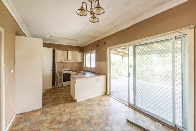 House Auction - NSW - Grafton - 2460 - ATTENTION RENOVATORS - VALUE PACKED PROJECT OPPORTUNITY  (Image 2)