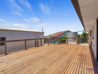 House For Sale - SA - Mannum - 5238 - Affordable quality family home. Large deck, large master bedroom, corner block, peaceful part of Mannum. (Image 2)