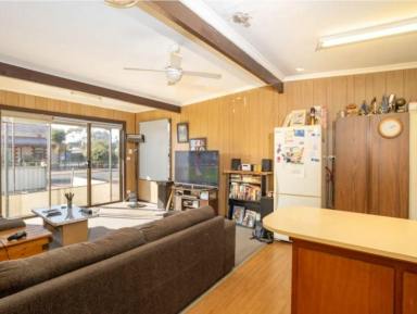 House For Sale - SA - Kadina - 5554 - Affordable Starter or Investment with Good Returns (Image 2)